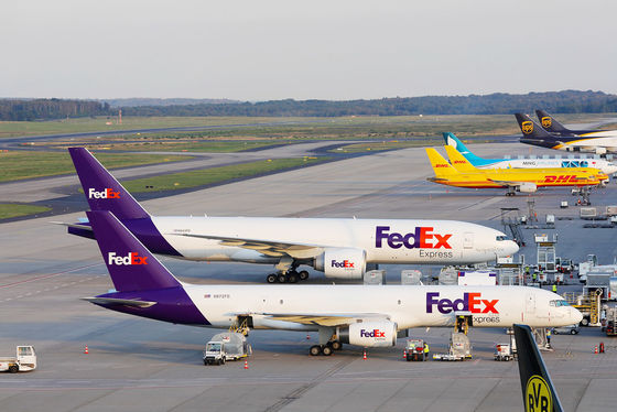 Agente de mensajería internacional para FedEx